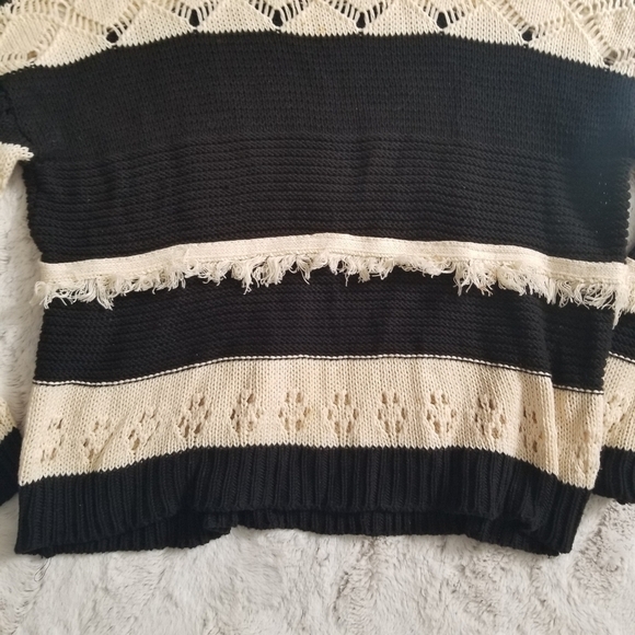 Pinkyotto Black Cream Crochet Knit Sweater Ebony Striped Crew Neck - Picture 4 of 10